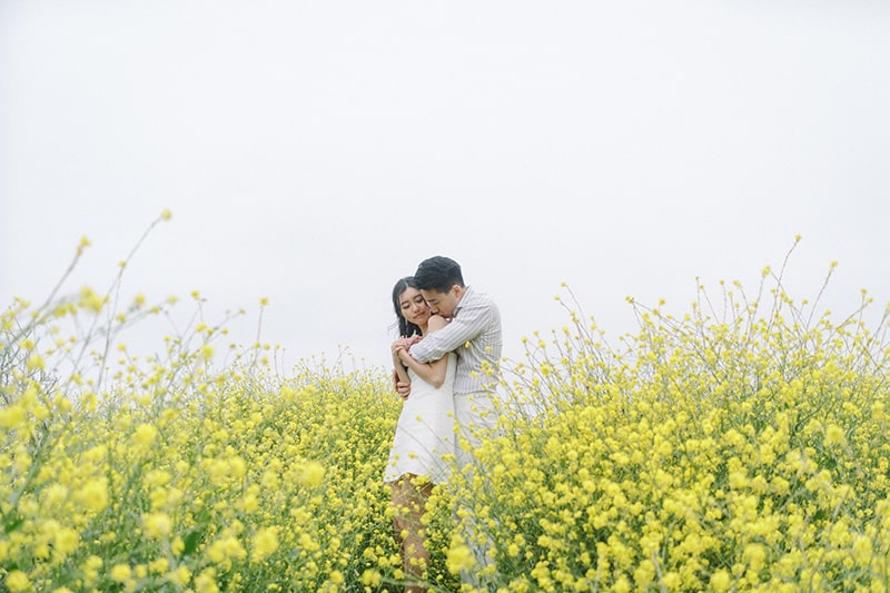 malibu wild flowers engagement session