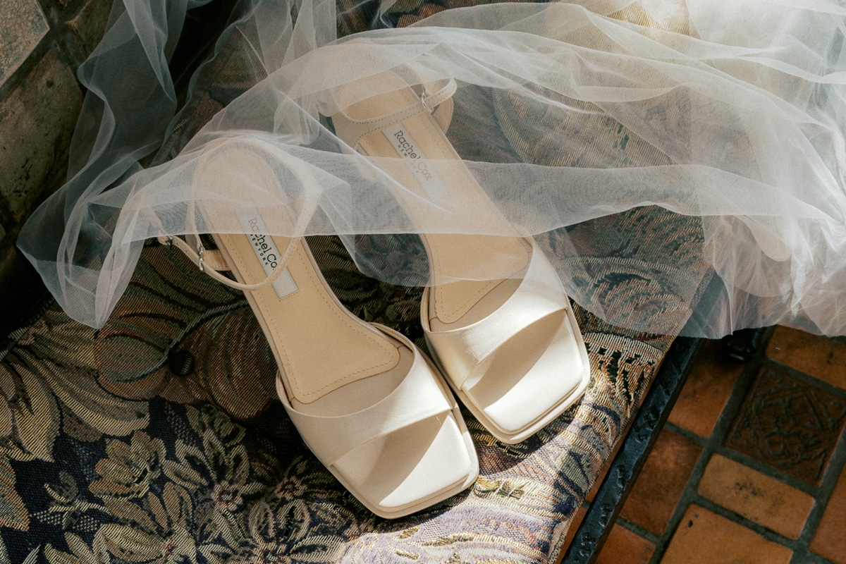wedding shoes with veil