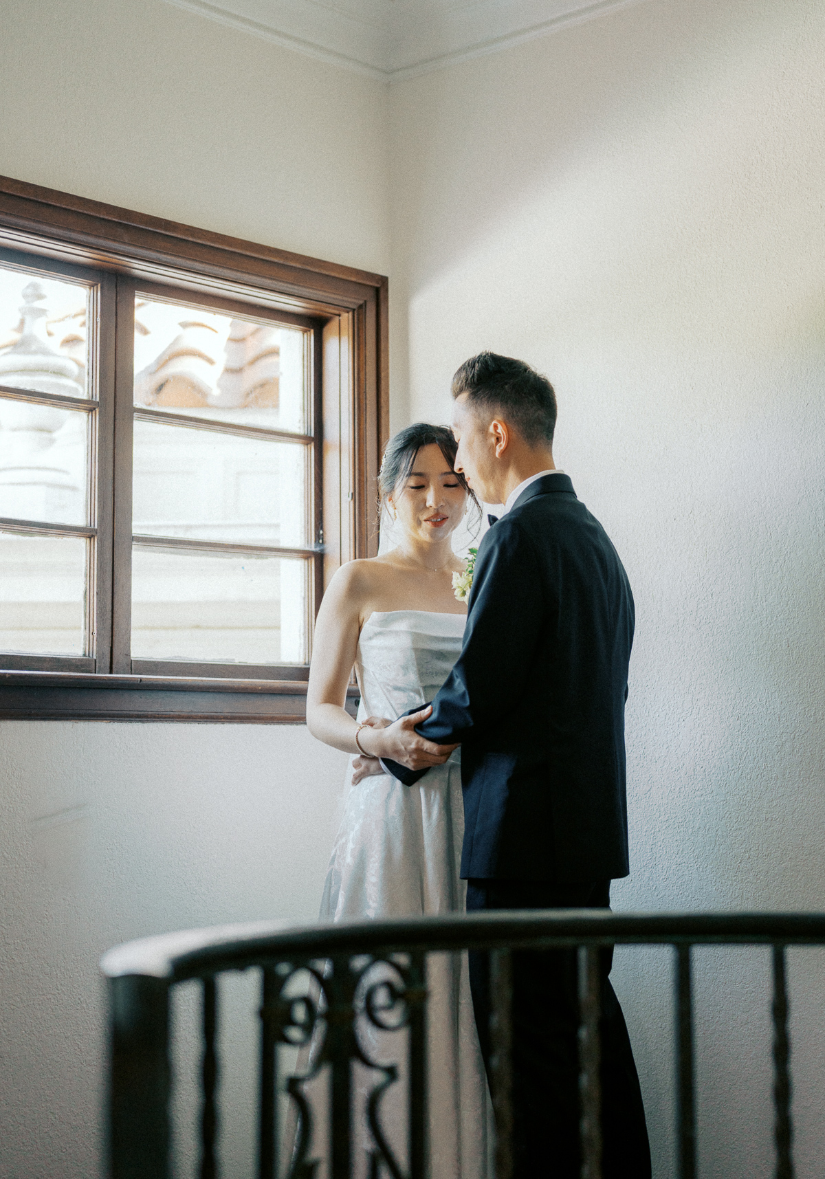 bride and groom wedding photos